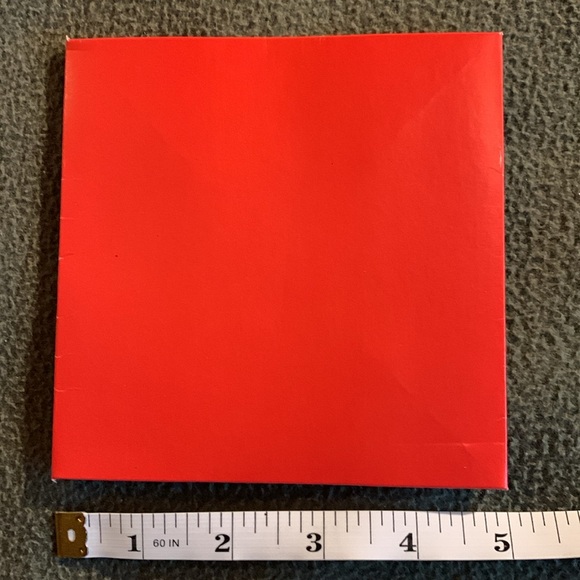 New lot of gift bags, tissue paper, gift card holder and box. See pics for sizes - Picture 9 of 14